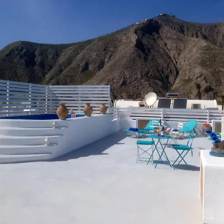 Gasthuis Maistrali Perissa (Santorini)