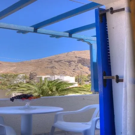 Gasthuis Maistrali Perissa (Santorini)